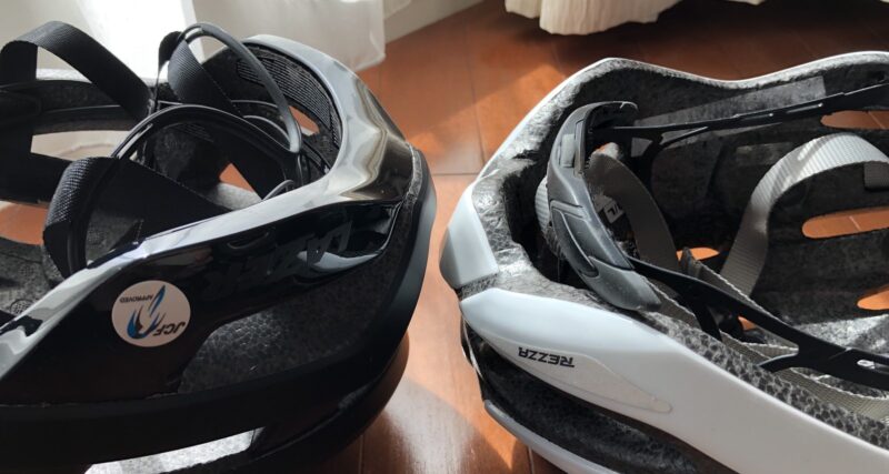 LAZERとOGKカブトのヘルメット後頭部を比較するための画像